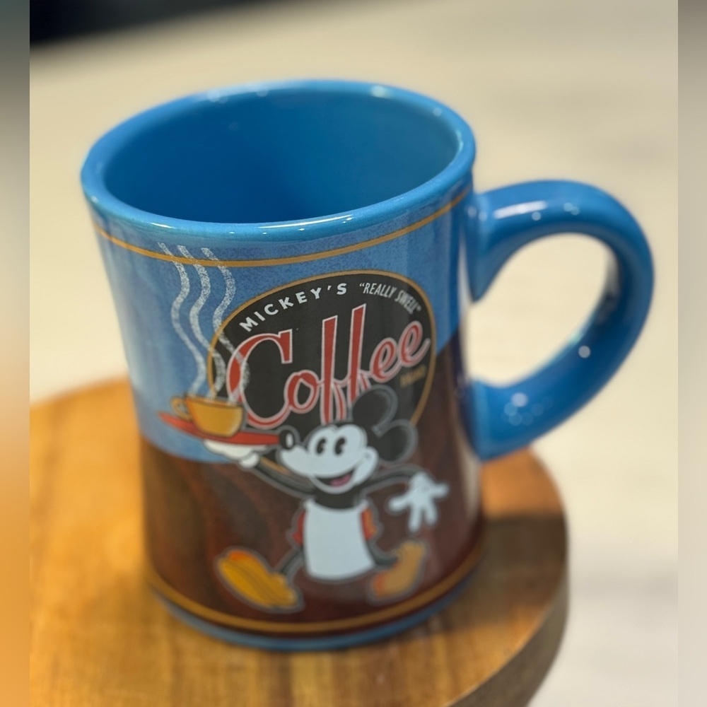 Disney’s Mickey’s Really Swell Coffee mug 16 oz - Picture 2 of 5